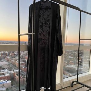 Zara embroidered kimono 
Feels like satin. V comfy.
#kimono